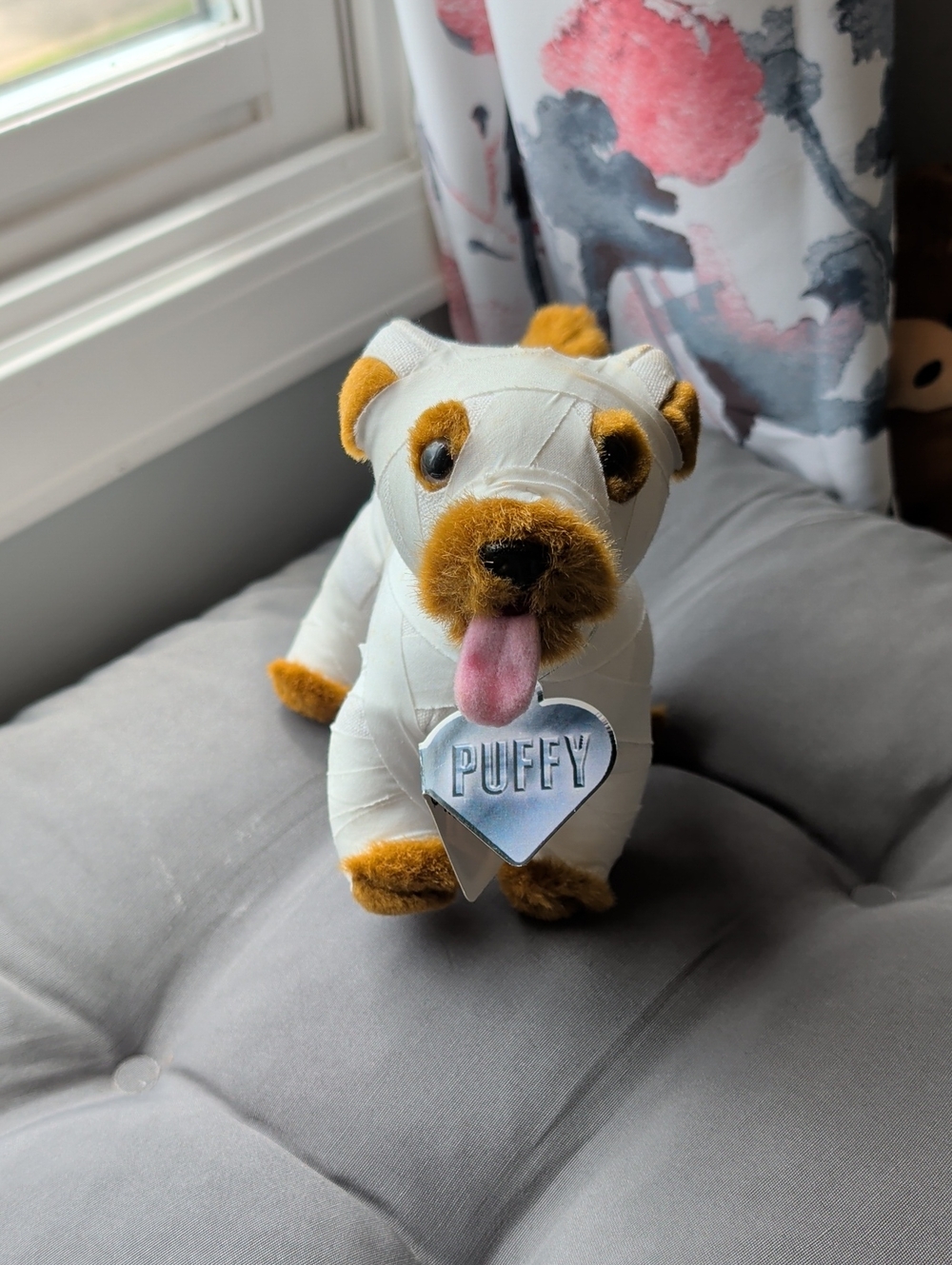 Vintage Puffy The Dog In Full Body Cast From There's Something About Mary